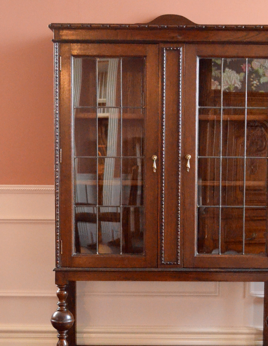 j-1202-f アンティークブックケースのアップ