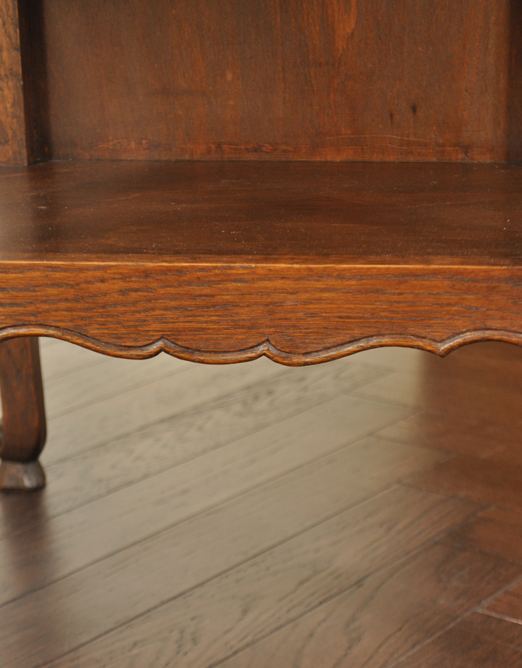 j-1222-f アンティークナイトテーブルの彫り