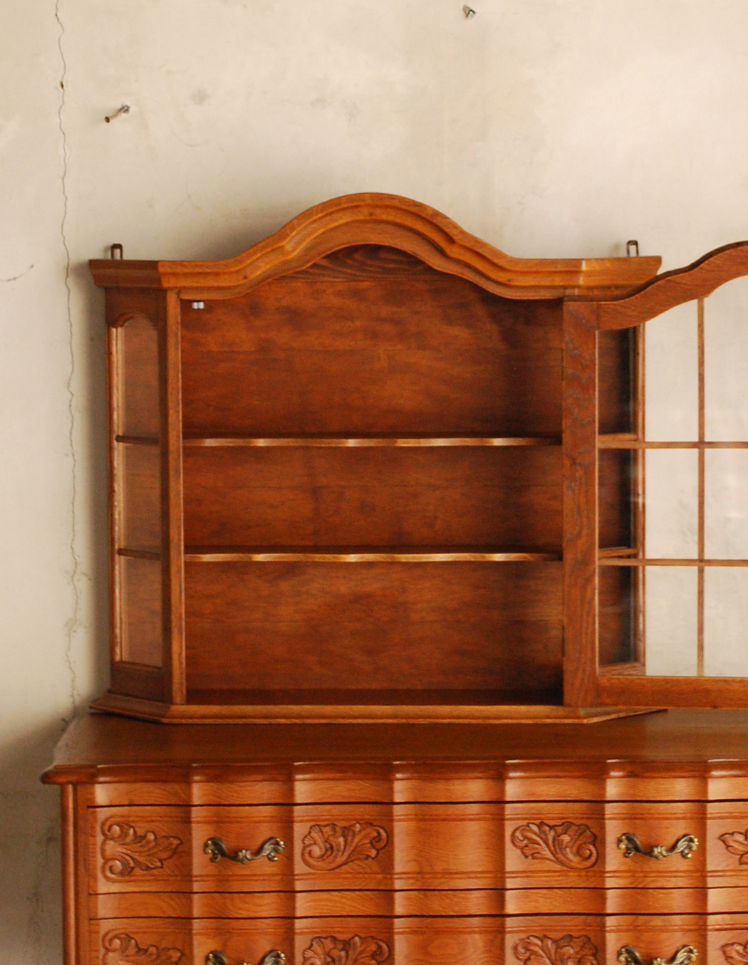 j-1229-f アンティークウォールキャビネットのオープン時