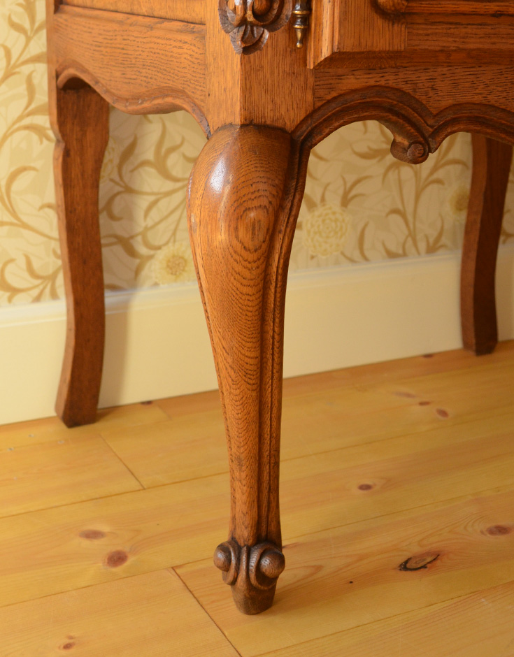 j-1232-f アンティークナイトテーブルの脚