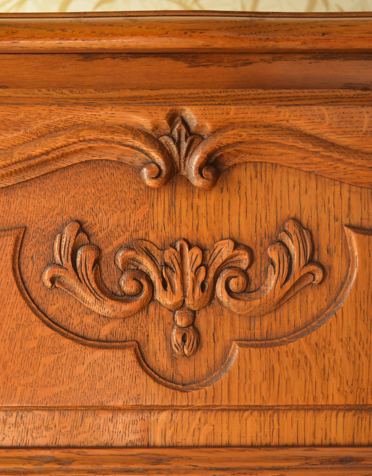 j-1232-f アンティークナイトテーブルの装飾