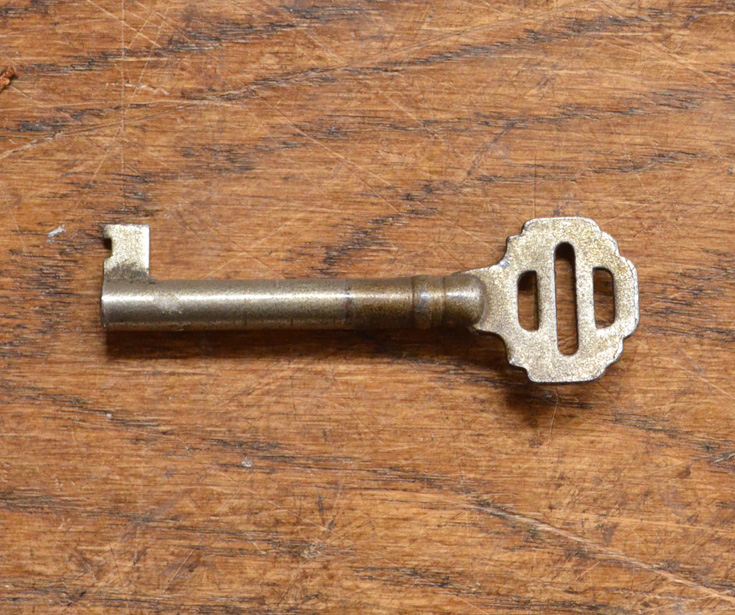 j-1277-f アンティークガラスキャビネットの鍵