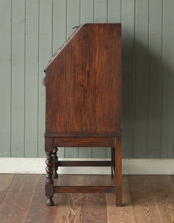 j-1279-f アンティークビューローの横