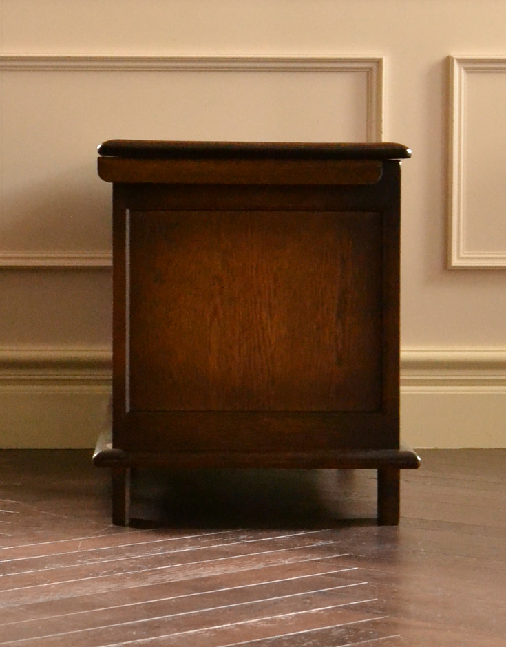 j-1294-f アンティークコファー（ベンチ）の横