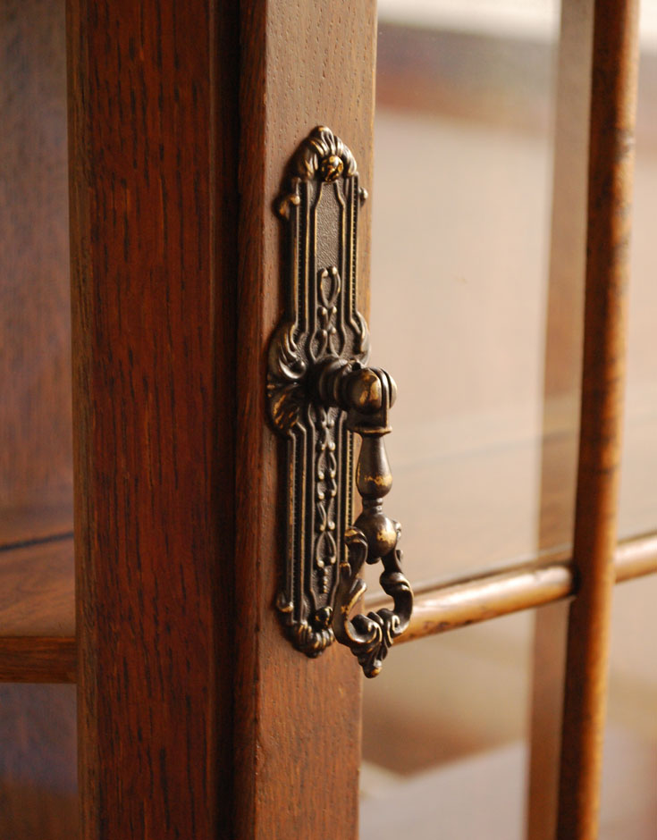 j-1251-f アンティークウォールキャビネットの取っ手