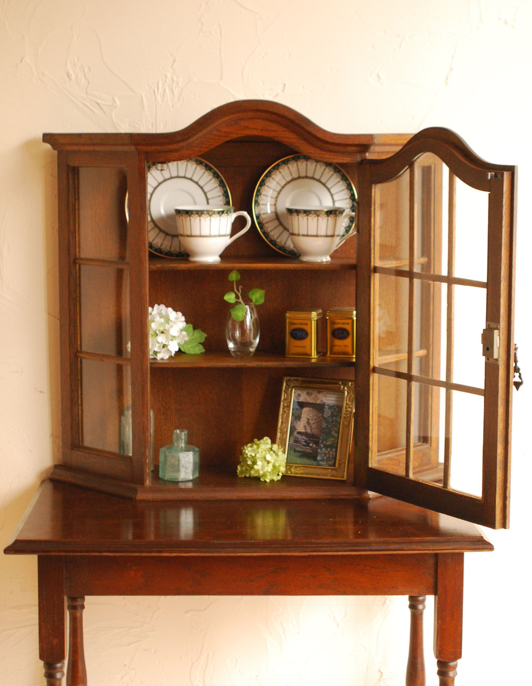 j-1300-f アンティークウォールキャビネットのオープン時