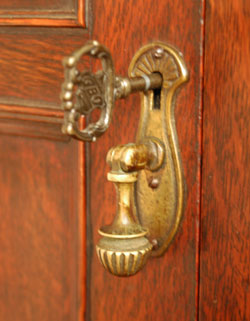 アンティークサイドボード