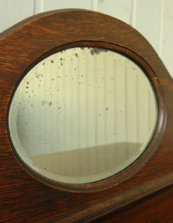 イギリスならではの便利な家具。和室にも似合うアンティーク ミラーサイド