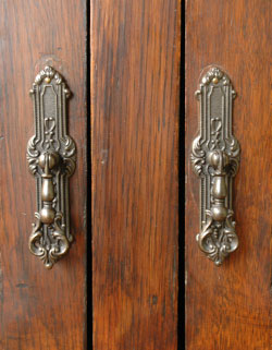 イギリスならではの便利な家具。和室にも似合うアンティーク ミラーサイド