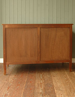 フランスの上品さと美しさが詰まった折れ戸のアンティークキャビネット