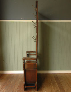 ミラーから収納まで！実用性がたっぷりのオシャレなホールスタンド