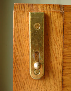 フランスの上品さと美しさが詰まった実用的なアンティークのキャビネット