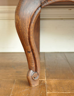 フランスの上品さと美しさが詰まった実用的なアンティークキャビネット