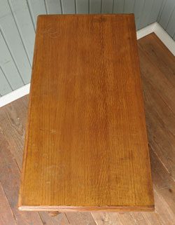 フランスの上品さと美しさが詰まった実用的なアンティークのキャビネット