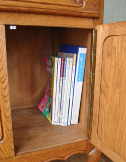 フランスの上品さと美しさが詰まった実用的なアンティークのキャビネット