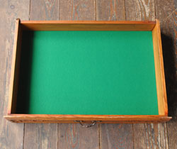 フランスの上品さと美しさが詰まった実用的なアンティークキャビネット