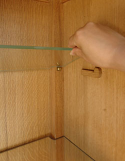 フランスの上品さと美しさが詰まった実用的なアンティークのキャビネット