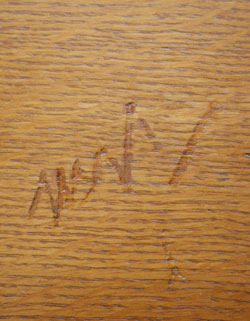 フランスの上品さと美しさが詰まった実用的なアンティークのキャビネット