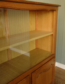 フランスの上品さと美しさが詰まった実用的なアンティークキャビネット