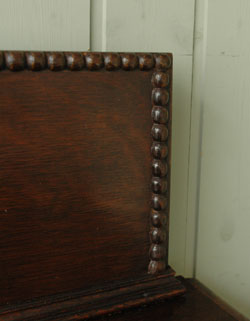 落ち着いた華やかさが美しい収納力抜群なアンティーク サイドボード