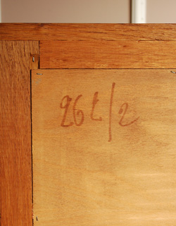 フランスの上品さと美しさが詰まった実用的なアンティークキャビネット