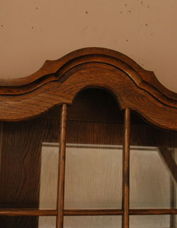 落ち着いた美しい雰囲気が魅力的
壁を彩るアンティーク ウォールキャビネット