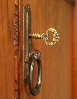 たくさん掛けれて、たっぷり収納！
 実用的で絵になる大人のワードローブ