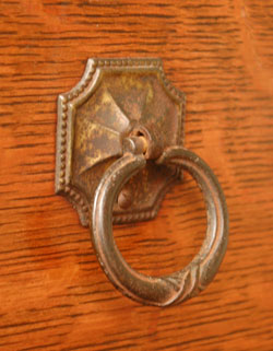 たくさん掛けれて、たっぷり収納！
 実用的で絵になる大人のワードローブ