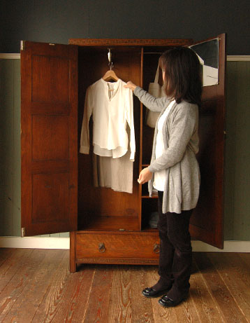 たくさん掛けれて、たっぷり収納！
 実用的で絵になる大人のワードローブ