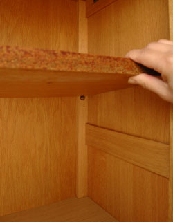 ワンランク上の上質な雰囲気を演出。フランスの優雅なアンティークキャビネット