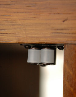 フランスの上品さと美しさが詰まった実用的なアンティークのキャビネット