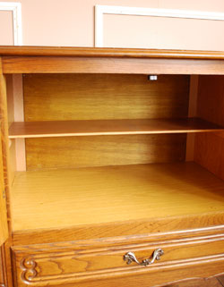 フランスの上品さと美しさが詰まった実用的なアンティークキャビネット