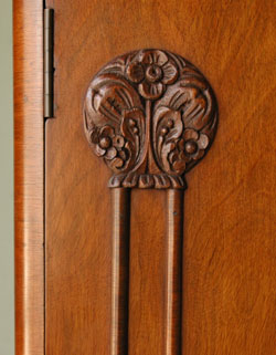 たくさん掛けれて、たっぷり収納！
 実用的で絵になる大人のワードローブ