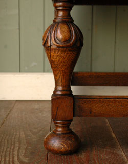 上品でシンプルな佇まいが魅力的な
アンティーク ビューロー