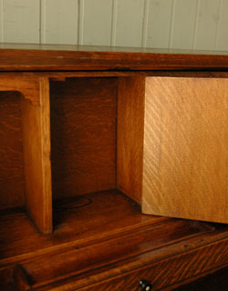 上品でシンプルな佇まいが魅力的な
アンティーク ビューロー