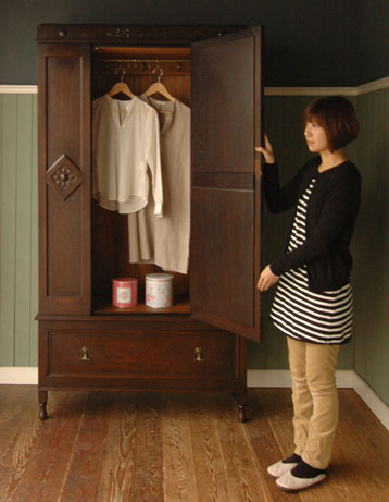 たくさん掛けられて、たっぷり収納！
実用的で絵になる大人のワードローブ