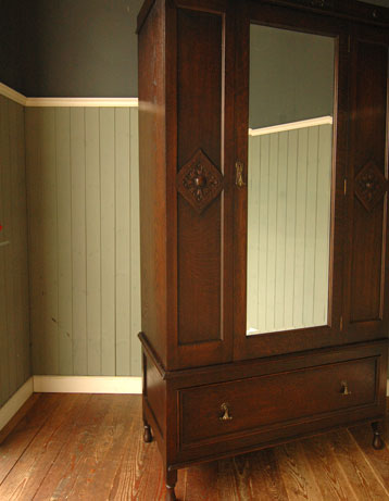 たくさん掛けられて、たっぷり収納！
実用的で絵になる大人のワードローブ