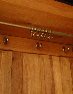 たくさん掛けられて、たっぷり収納！
実用的で絵になる大人のワードローブ