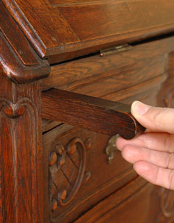 上品でシンプルな佇まいが魅力的な
アンティーク ビューロー