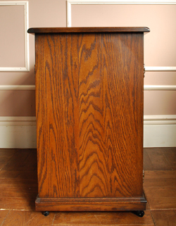 両面扉のアンティークサイドキャビネット