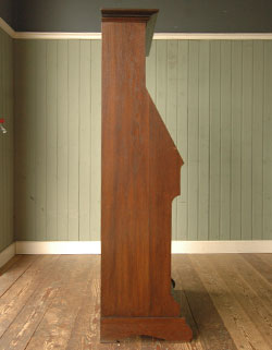 本棚と机。両方欲しい人のためのビューローブックケース