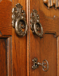 たくさん掛けれて、たっぷり収納！
 実用的で絵になる大人のワードローブ