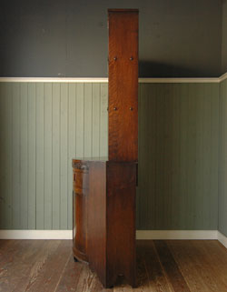 どこをとってもキレイな
アンティーク　カップボード