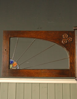 どこをとってもキレイな
アンティーク　カップボード