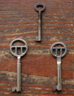 どこをとってもキレイな
アンティーク　カップボード