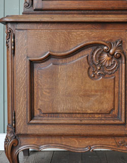 j-663-f アンティークキャビネット