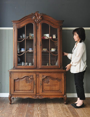 j-663-f アンティークキャビネット