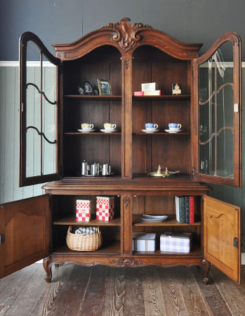 j-663-f アンティークキャビネット