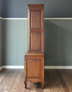 j-663-f アンティークキャビネット