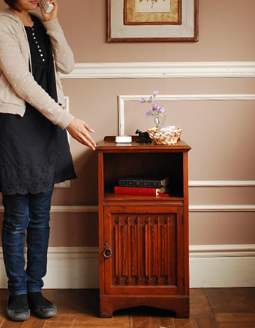 j-680-f アンティークキャビネット